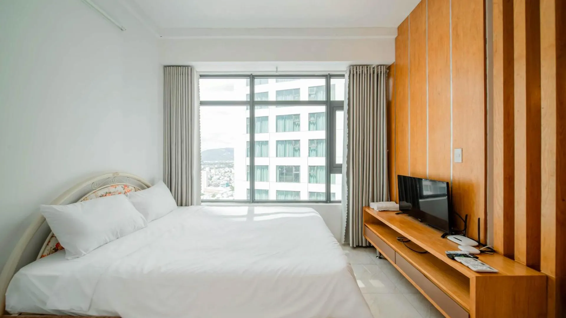 Oceanus Mt Vien Trieu Thai Ha Hotel & Apartment Nha Trang Vietnam
