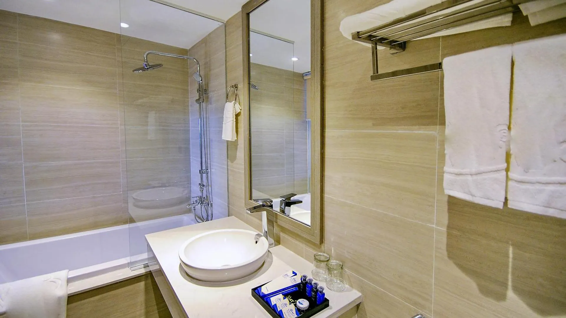 Oceanus Mt Vien Trieu Thai Ha Hotel & Apartment Nha Trang Vietnam